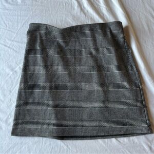 H&M - Plaid Mini Skirt - Small